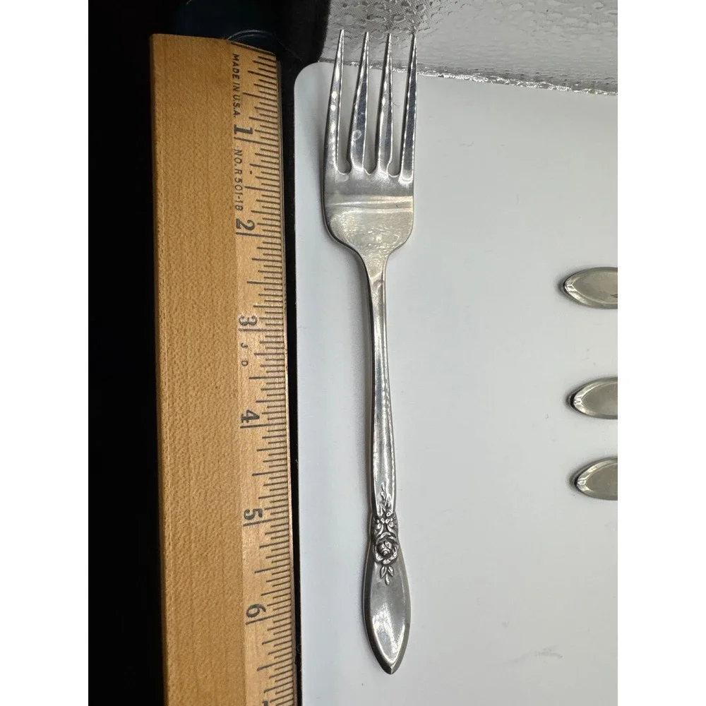 Oneida Community Stainless Spring Rose Salad Forks Set of 4 Betty Crocker 1987